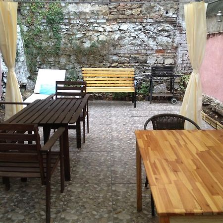 Kevin'S Hostel Istanbul Exteriör bild